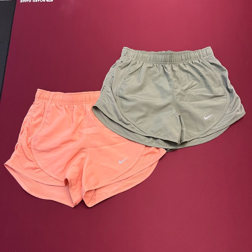 XS NIKE RUNNING SHORT